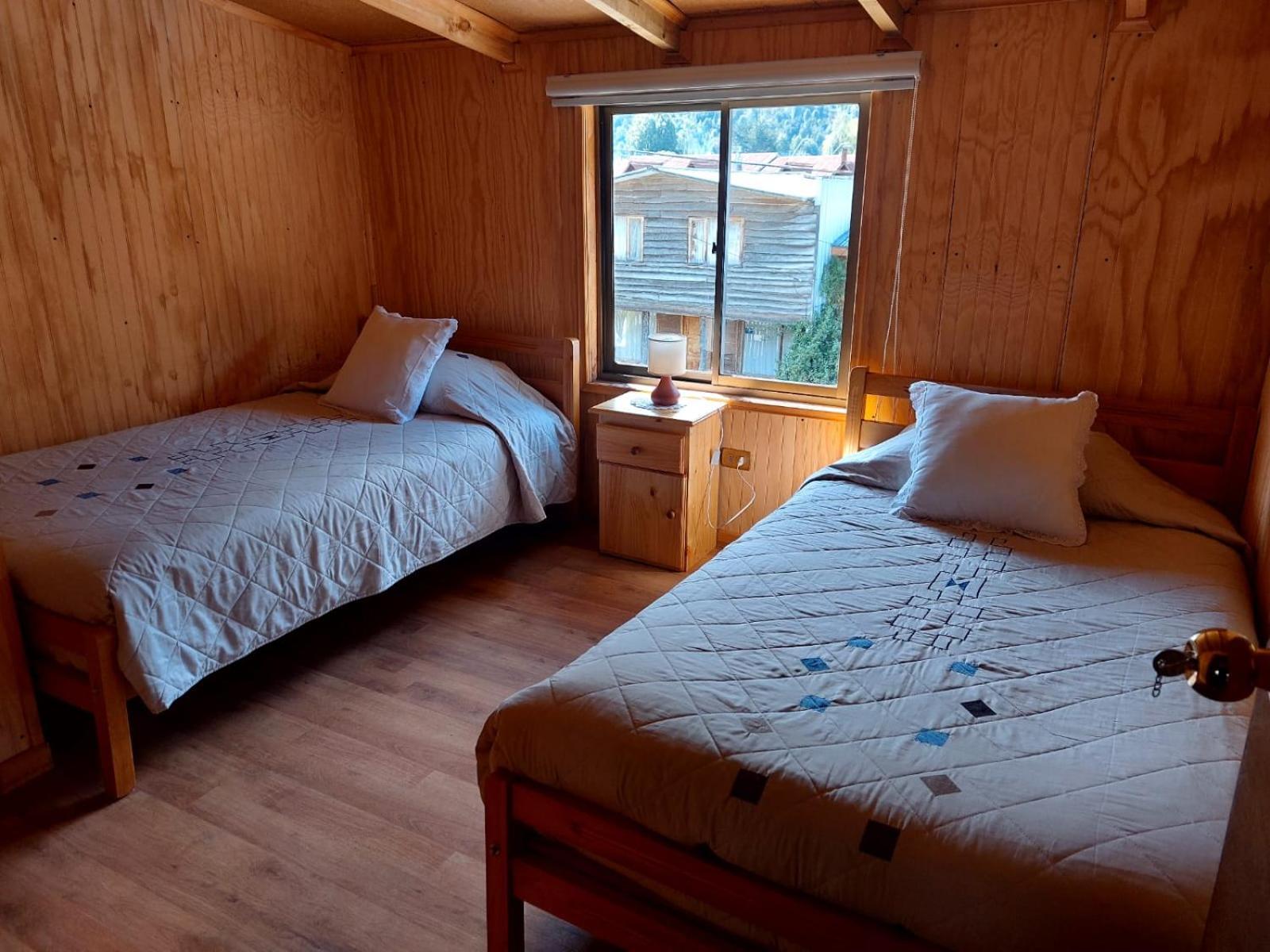 Hostal Y Cabanas Ventisquero プエルト・プユワピ エクステリア 写真