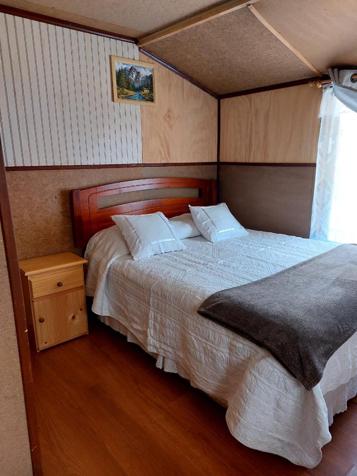 Hostal Y Cabanas Ventisquero プエルト・プユワピ エクステリア 写真