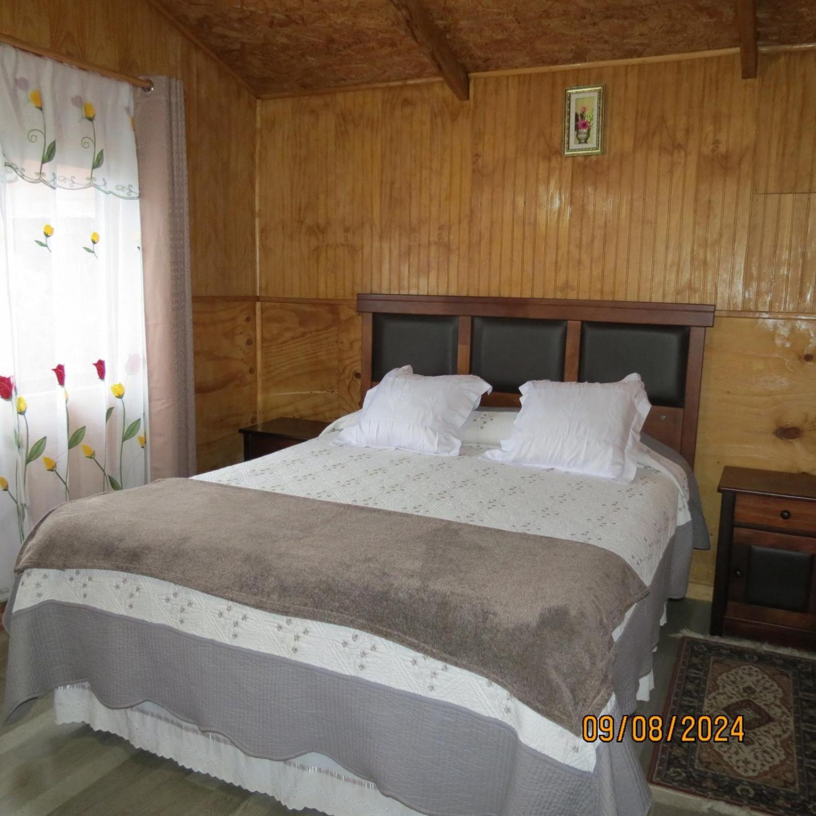 Hostal Y Cabanas Ventisquero プエルト・プユワピ エクステリア 写真